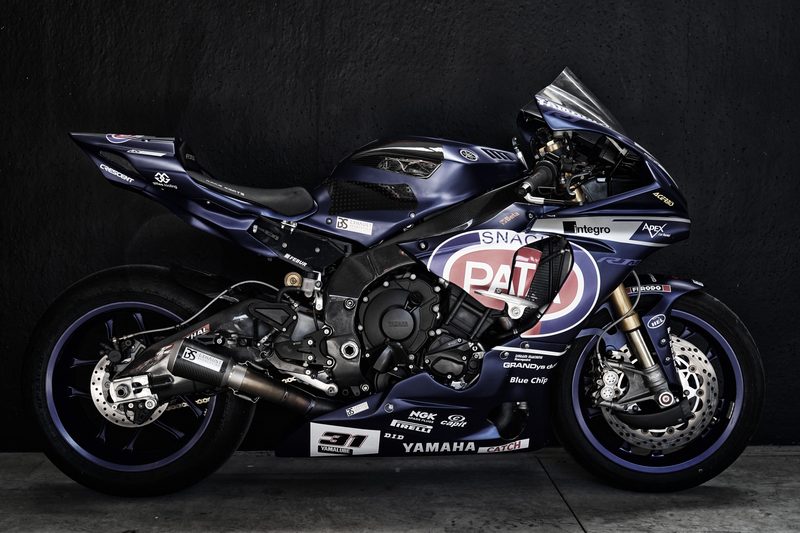 Yamaha R1 The Titan's Mug — The R1 in profile.